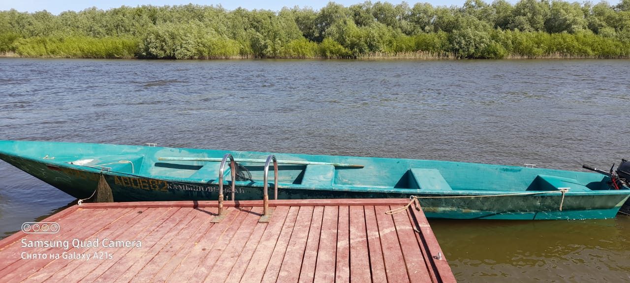 Причал базы «Камышовый рай» на реке Бузан